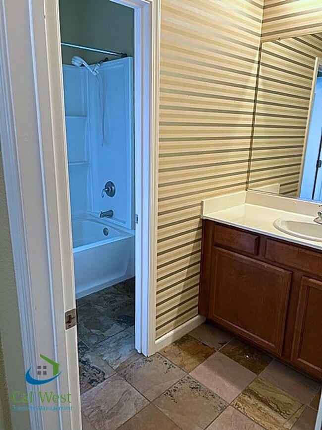 Building Photo - $3995 - 3 Bed/2.5 Bath Two Story Home in D...