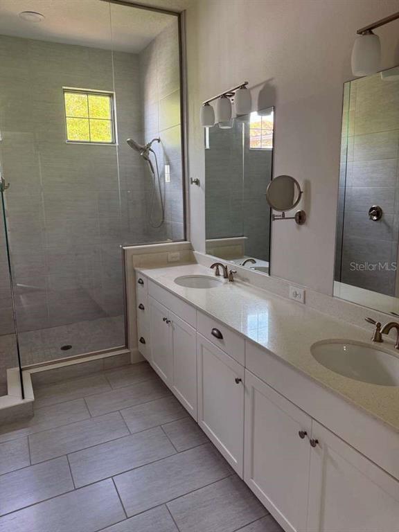 Building Photo - 8370 Via Vittoria Way