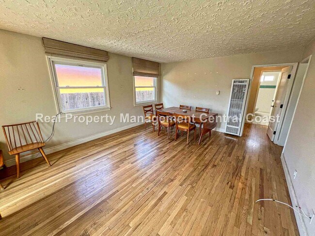 Building Photo - AVAILABLE NOW - Charming Shell Beach Home ...