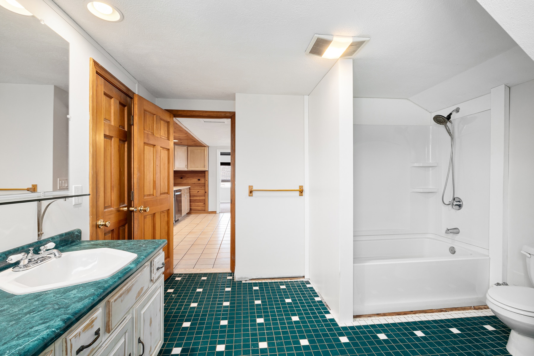 Building Photo - 122 Wood St