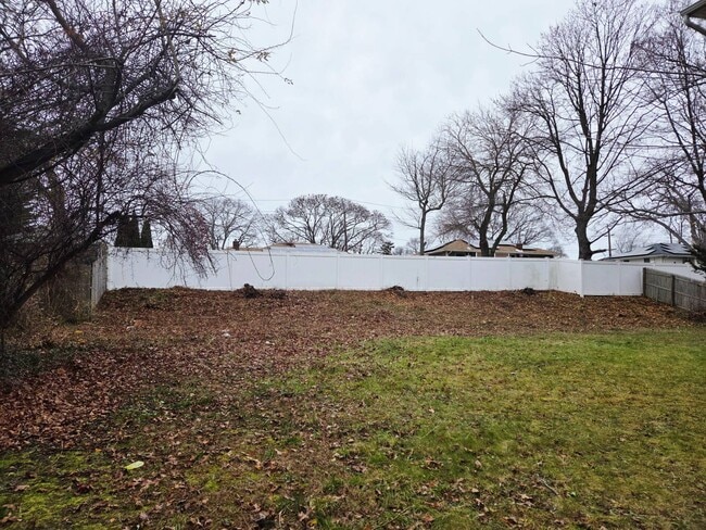 Building Photo - 153 Washington St