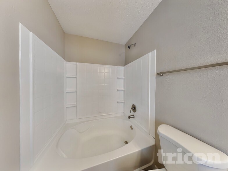 Building Photo - 10904 Firefly Ct