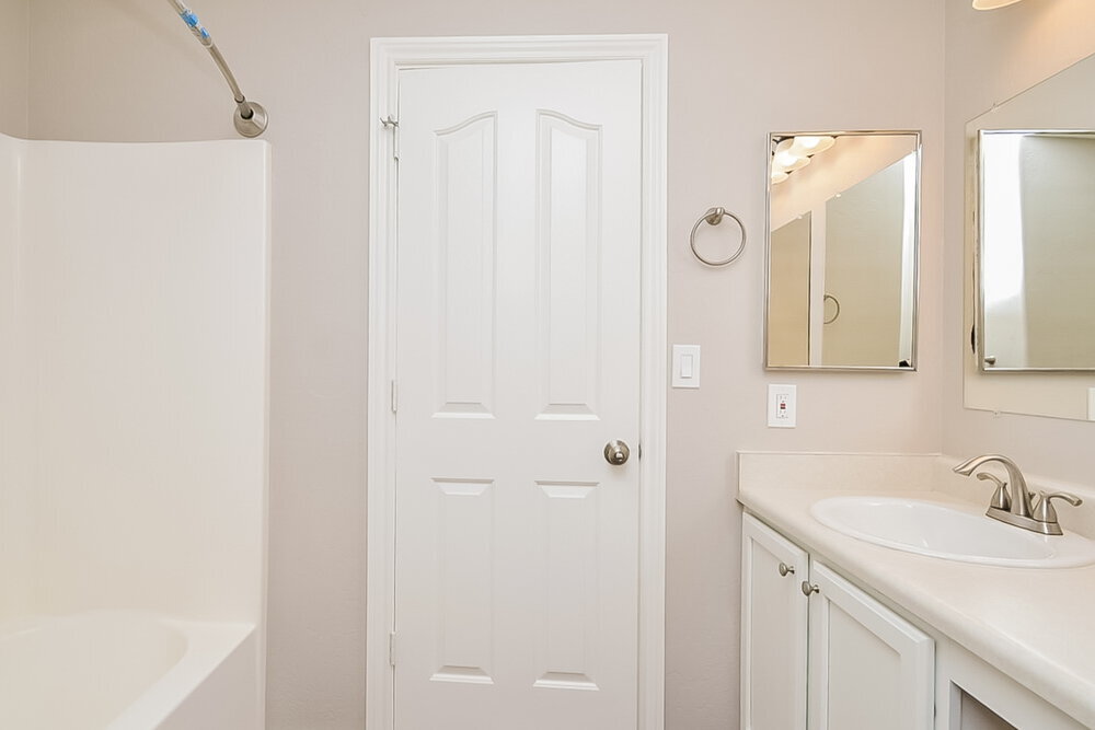 Building Photo - 9585 E Paseo Juan Tabo