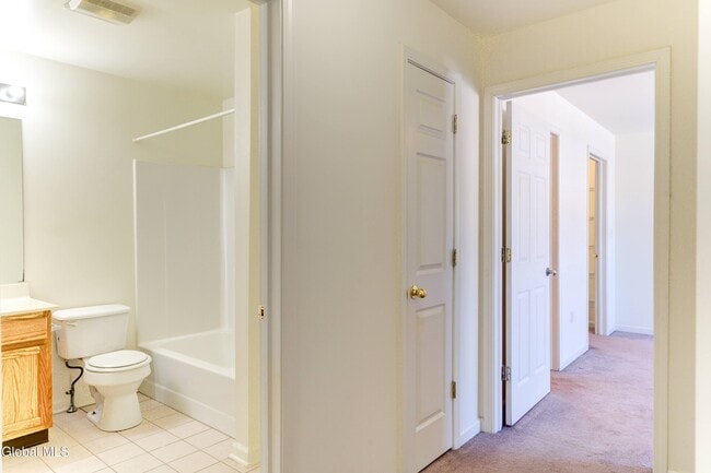 Building Photo - 304 Heritage Way