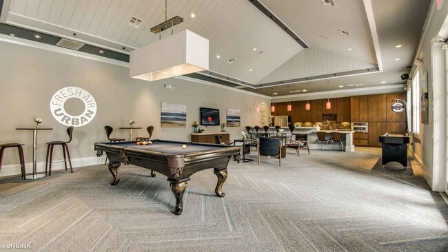 Building Photo - 10851 W Montfair Blvd