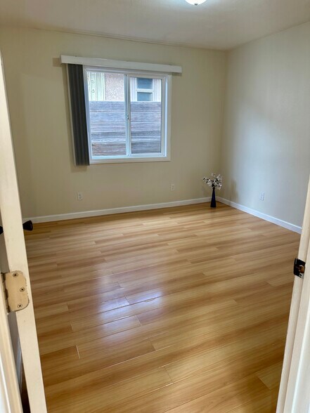 Building Photo - 3828 W 105th St
