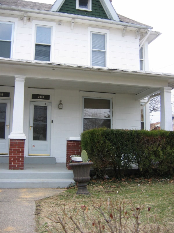 Building Photo - 2418 State St