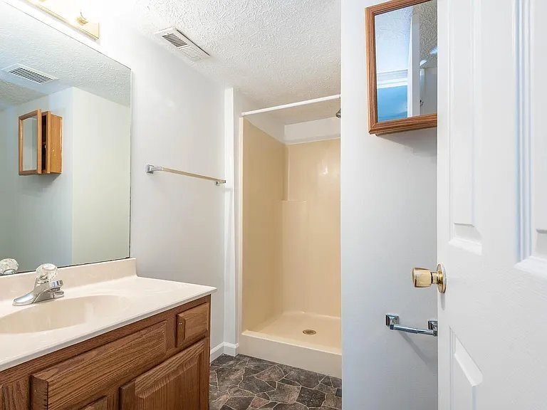 Building Photo - 731 E Sherwood Hills Dr