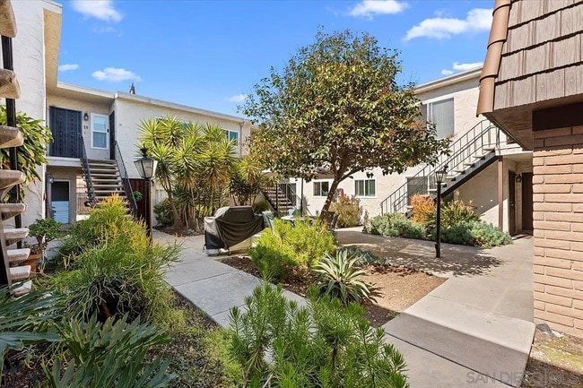 Building Photo - 4262 Wilson Ave