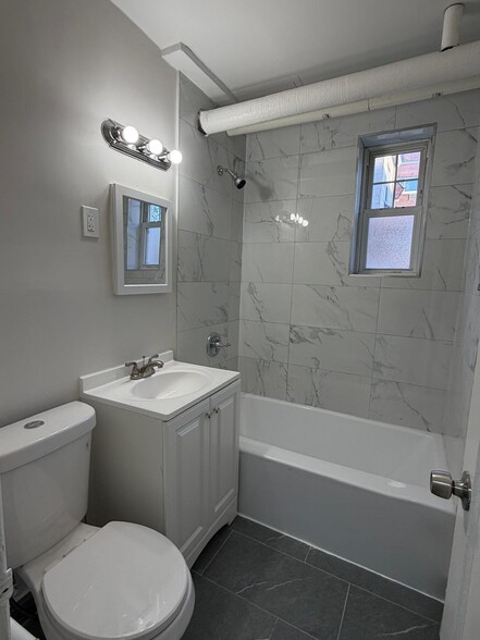 Building Photo - 216 N Arlington Ave