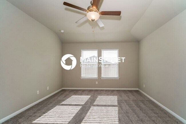 Building Photo - 4 Bedroom Pet-Friendly Home in HUTTO, TX with Main Street Renewal