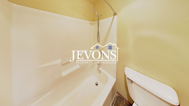 Building Photo - Charming home just steps from transit, par...