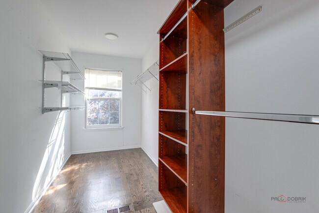 Building Photo - 1238 S Christine Ct
