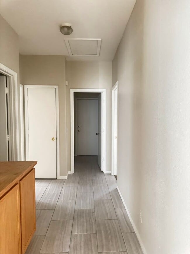 Building Photo - 6005 Highland Gardens Dr