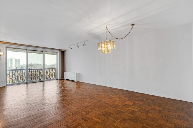 Building Photo - 2000 Linwood Ave