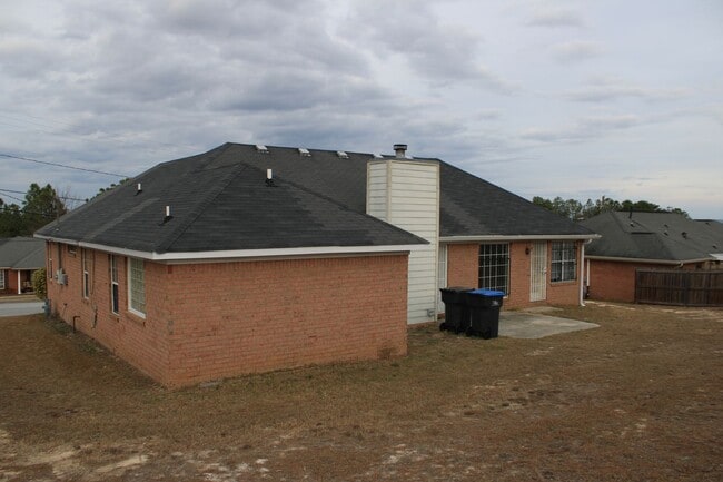 Building Photo - 3 Bedroom 2 Bath W/Bonus South Augusta!