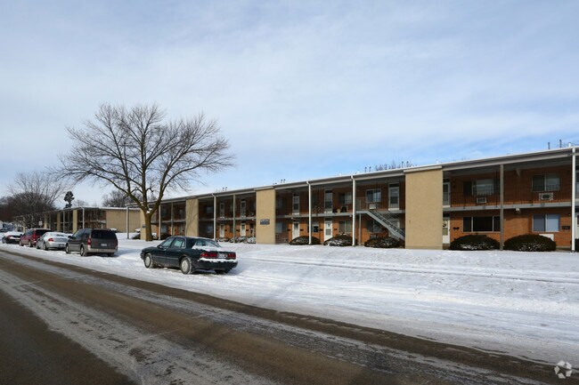 Building Photo - 107 7th Ave