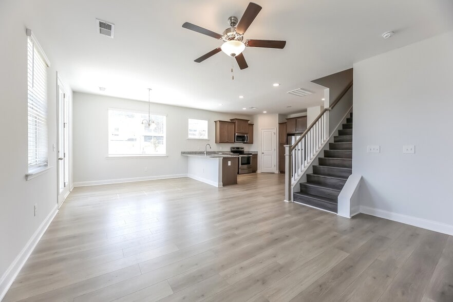 Building Photo - 123 Renwood Rd