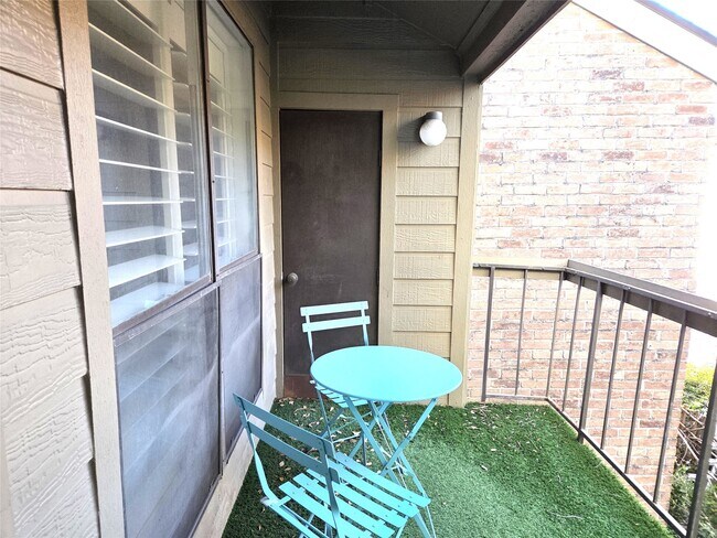 Building Photo - 10053 Westpark Dr