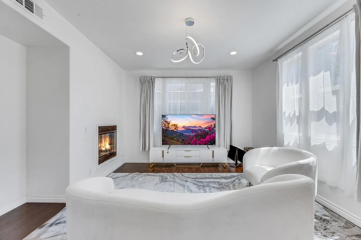 Building Photo - 140 Liberty St