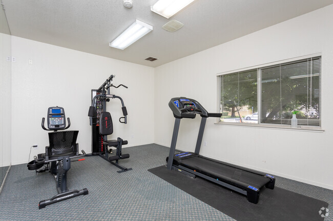 Fitness Center - Spruce Pointe