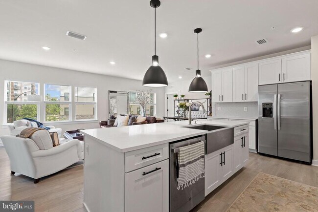 Building Photo - 12850 Mosaic Pk Wy