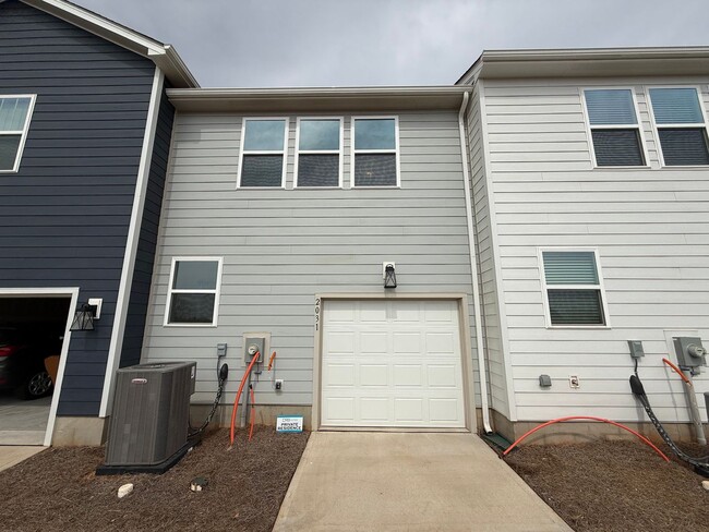 Building Photo - Brand New Townhome in Uptown Charlotte!