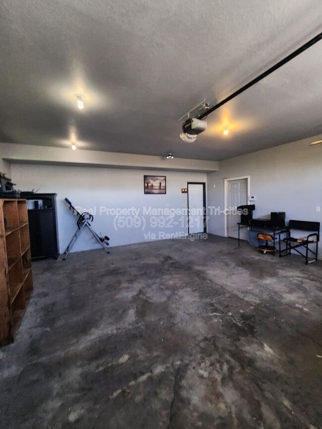 Building Photo - 721 S Union St