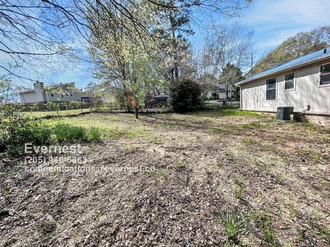 Building Photo - 1226 Thompson Rd