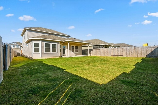 Building Photo - 520 Loriner Wy