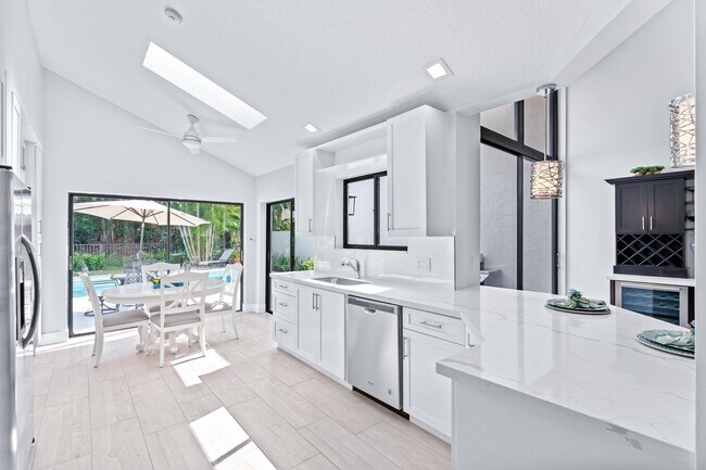 Building Photo - 2442 Windsor Way Ct