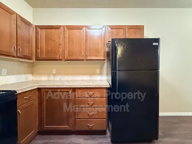 Building Photo - 537 Catron St S