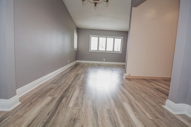 Building Photo - 11433 Littchen St