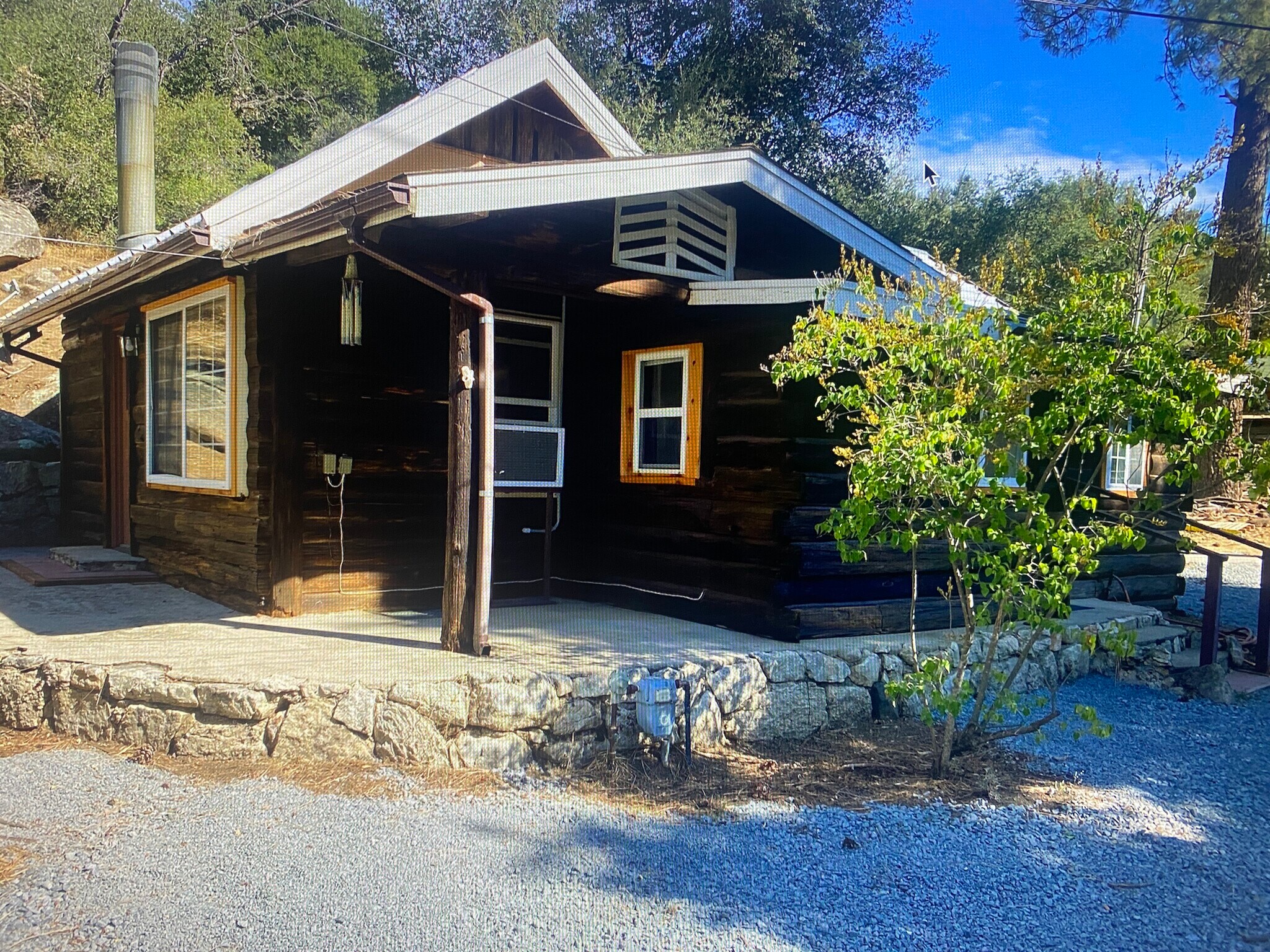 Building Photo - 10445 Tanglewood Ln