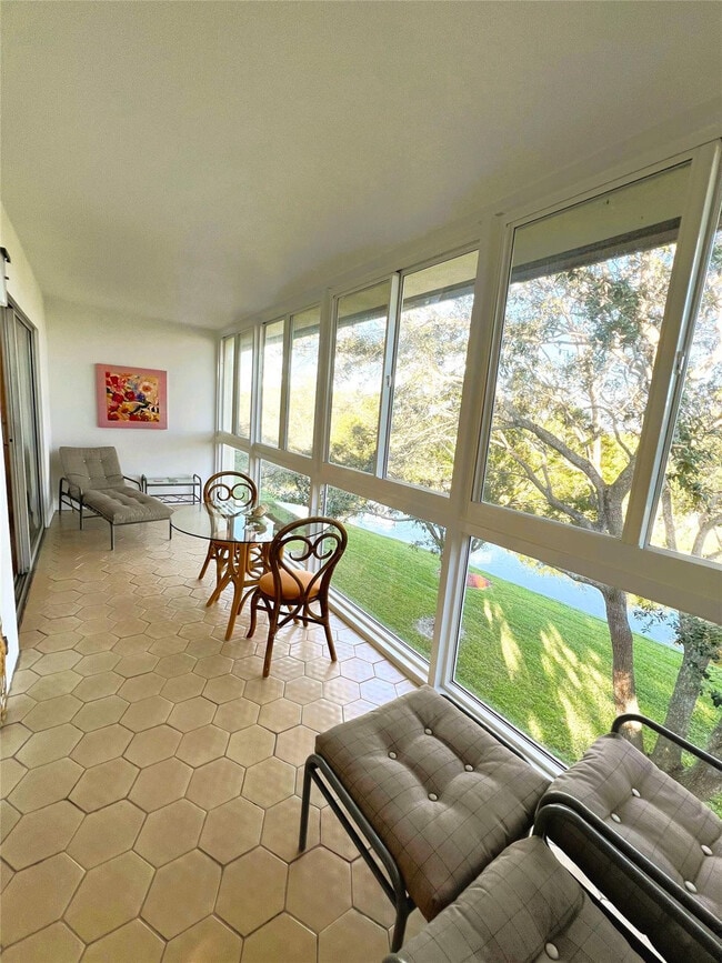 Building Photo - 2101 Lucaya Bend