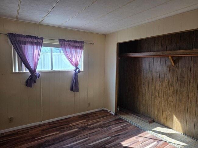 Building Photo - LAND, LAND AND MORE LAND! 2 bed/2 bath Manufactured home in Bullhead City on Huge double lot!