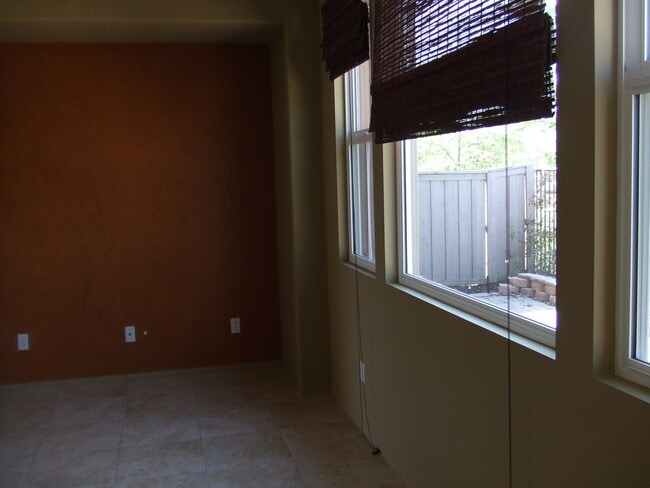 Building Photo - 31136 Strawberry Tree Ln