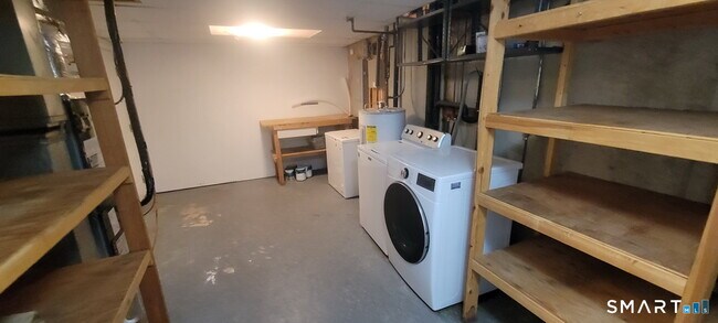 Building Photo - 166 Old Brookfield Rd