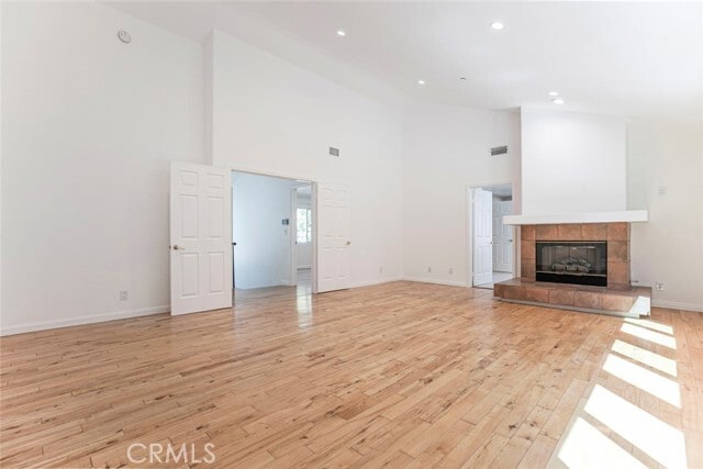 Building Photo - 2644 E Chevy Chase Dr