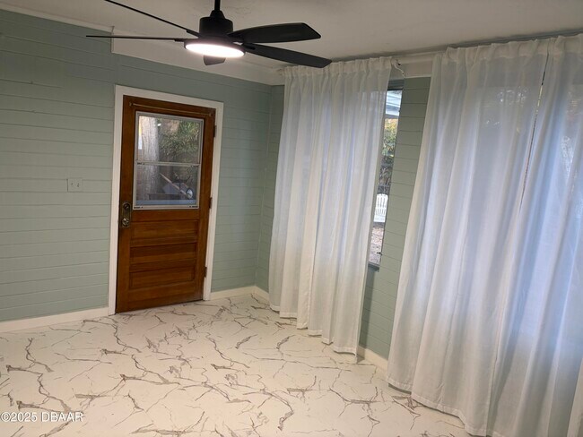 Building Photo - 117 Magnolia Dr