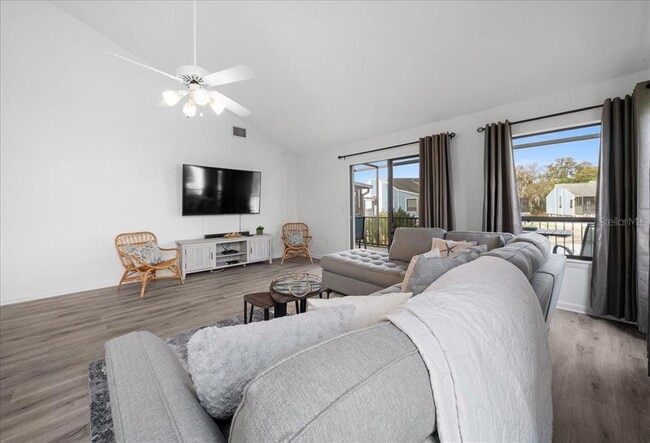 Building Photo - 2925 N Rivers Edge Blvd