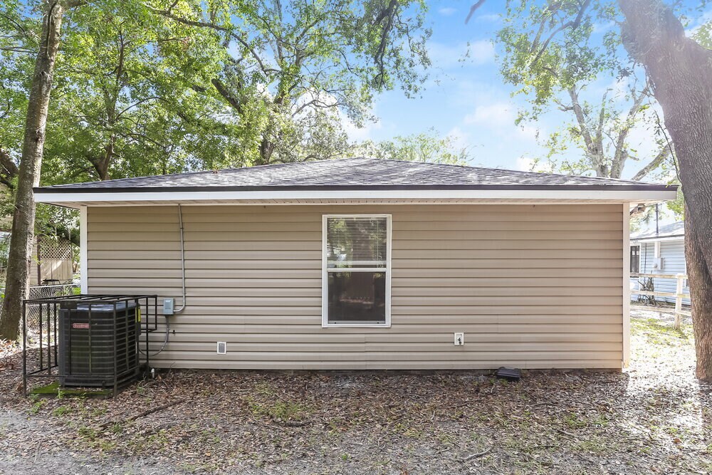 Building Photo - 2409 Mc Quade St