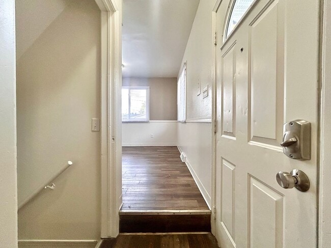 Building Photo - 4311-4313 Dawes Court SE