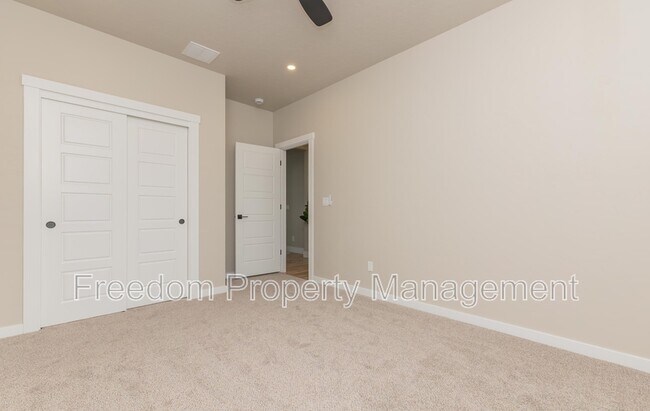 Building Photo - 2125 Oxon St