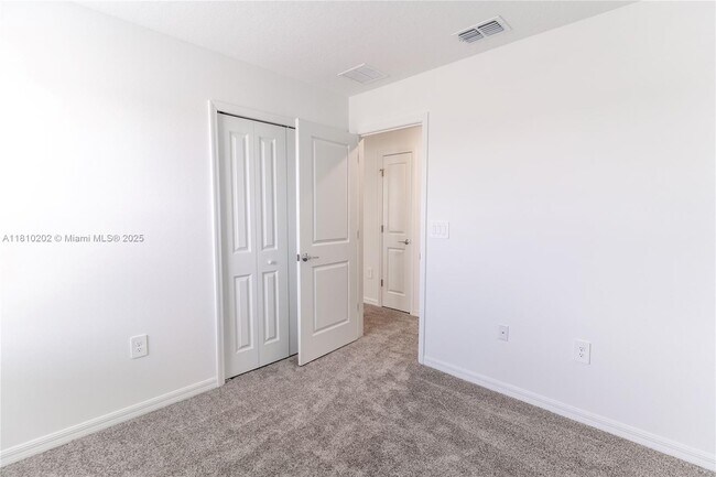 Building Photo - 934 Cattleman St