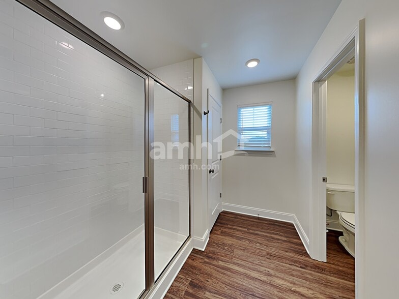 Building Photo - 1364 Lomond Dr