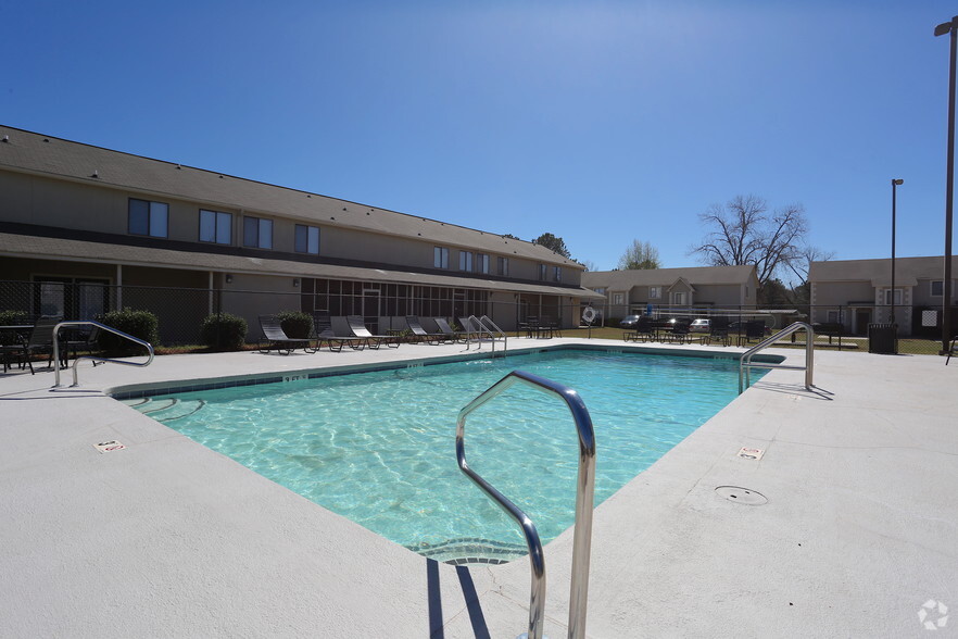 Pool - Hampton Townhomes