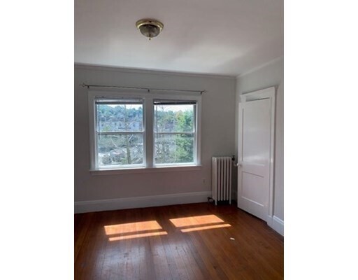 Building Photo - 206 Sumner St