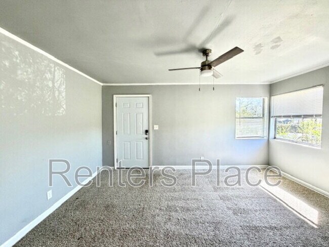 Building Photo - 2915 E Easton St