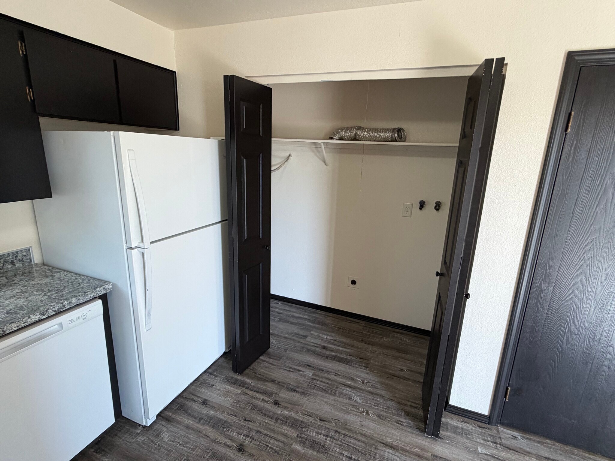 Building Photo - 1514 W 4th Ave